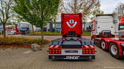 20251019-Tom-Holding-00211